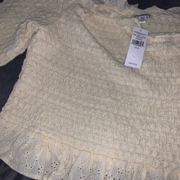 ⭐️NWT AE Smocked Off the Shoulder Top - Picture 5 of 7